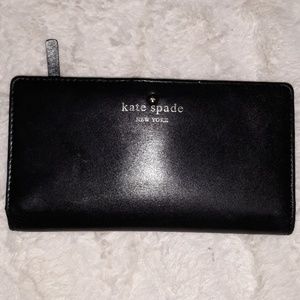 Gently used Kate Spade wallet!!